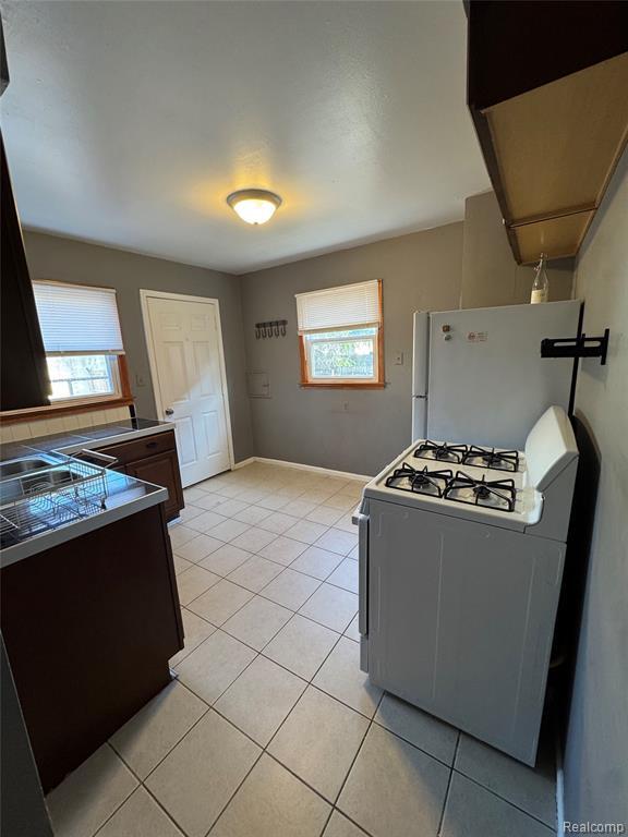 Building Photo - 1818 N Center St