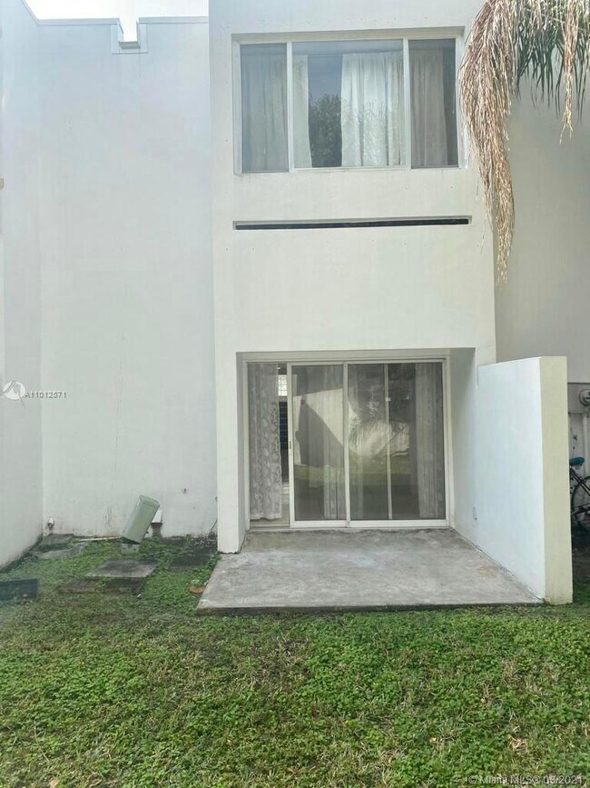 Building Photo - 5020 Elmhurst Rd