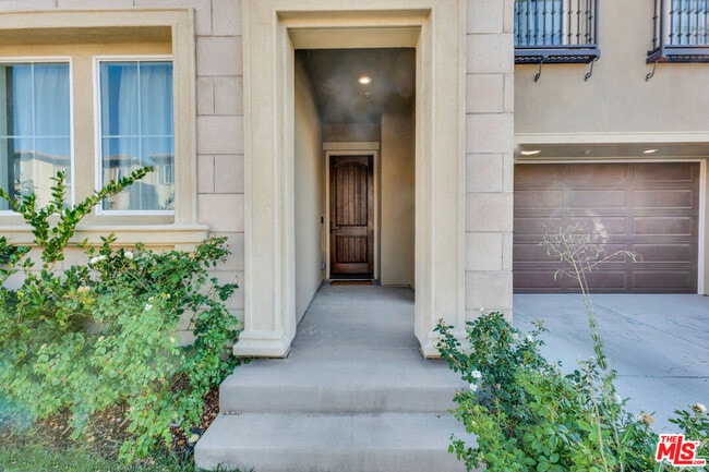 Building Photo - 20810 Spruce Cir