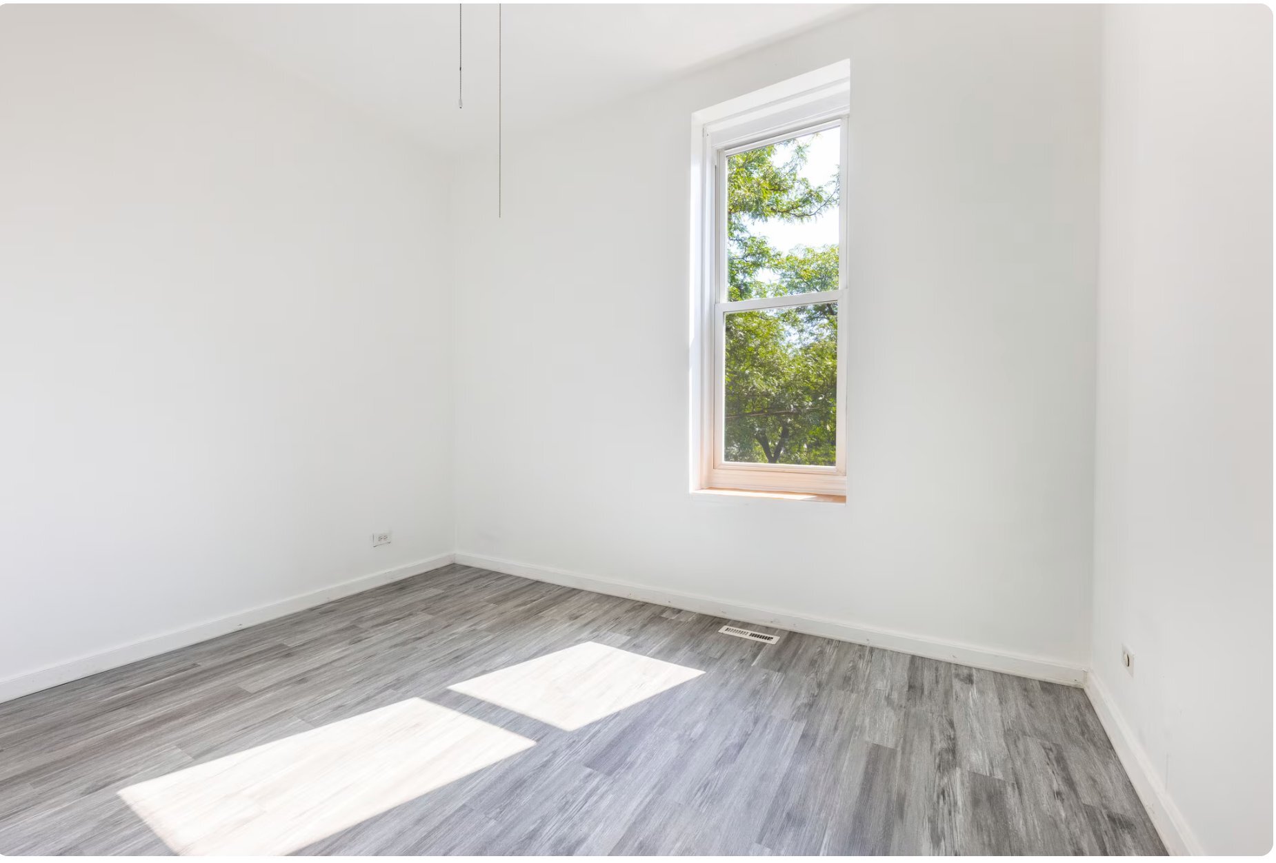 Building Photo - 901 W 19th St