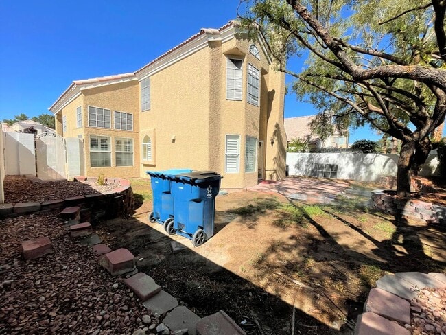 Building Photo - 8013 Coral Point Ave