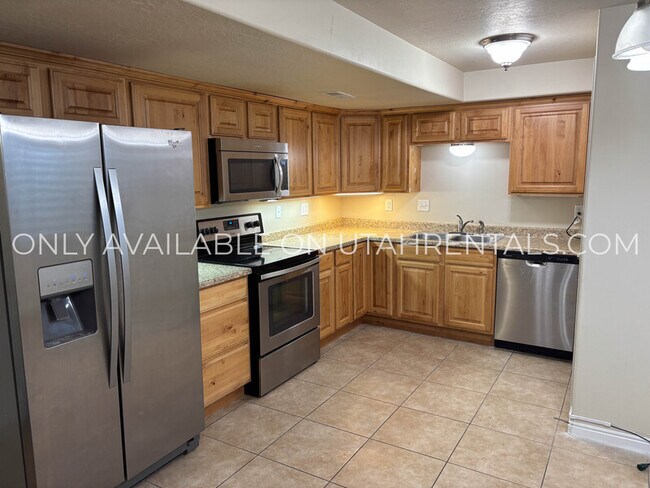 Building Photo - 2801 S Harrow Ct