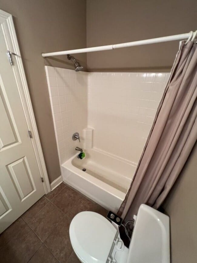 Building Photo - Newly updated! 3 bd, 2 bath condo in Zacha...