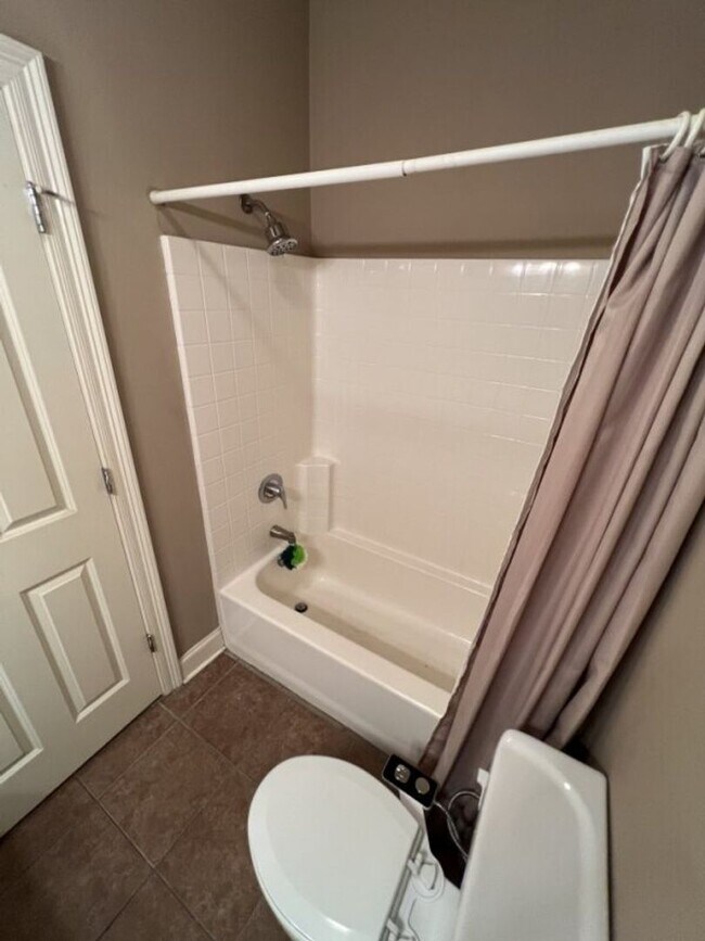 Building Photo - Newly updated! 3 bd, 2 bath condo in Zachary's Cottages at Blue Herron