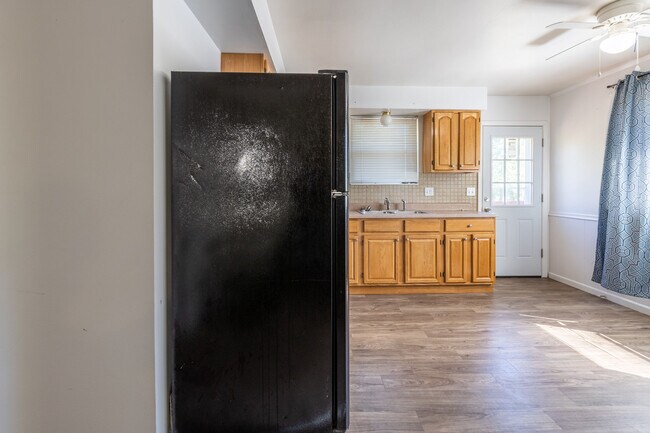 Kitchen - 1681 Lonedell Rd