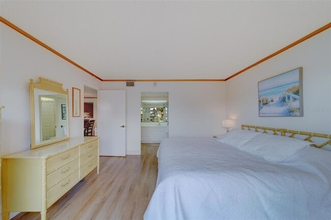 Building Photo - 51 Island Way