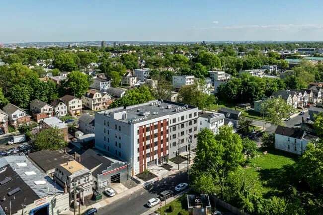 Building Photo - 130 Ellis Ave