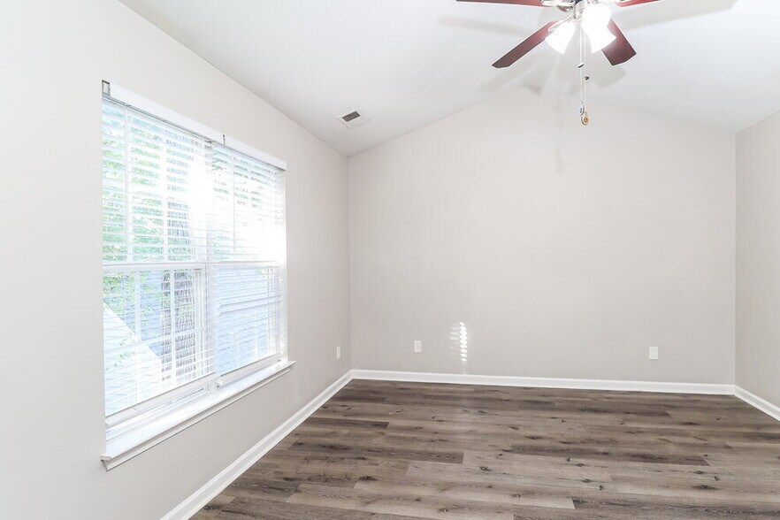 Building Photo - 6222 Spanish Moss Ln