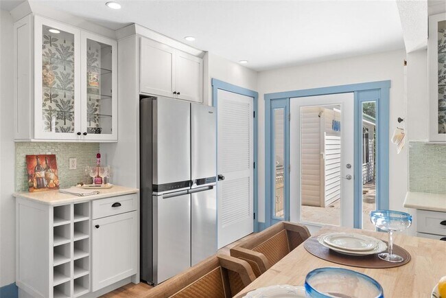 Building Photo - 759 Lantana Ave