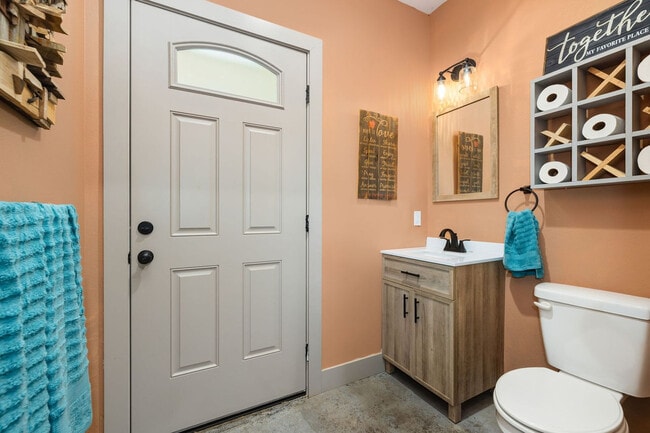 Building Photo - 149 NW Campbell Loop