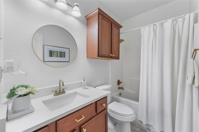 Building Photo - 3233 Clear Springs Dr