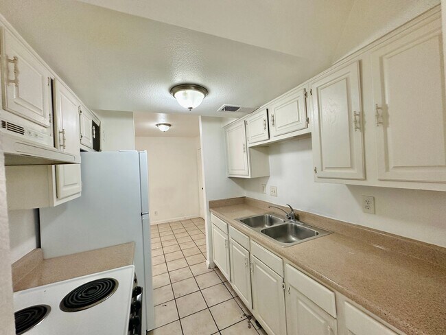Building Photo - 3616 Kolendo Ct
