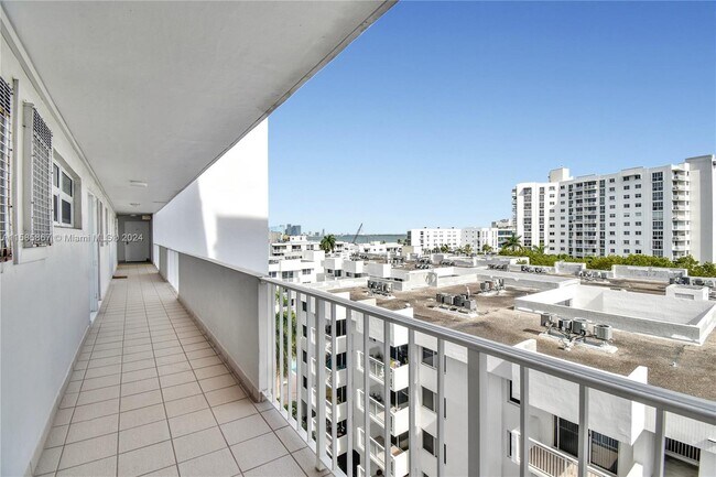 Building Photo - 1331 Lincoln Rd