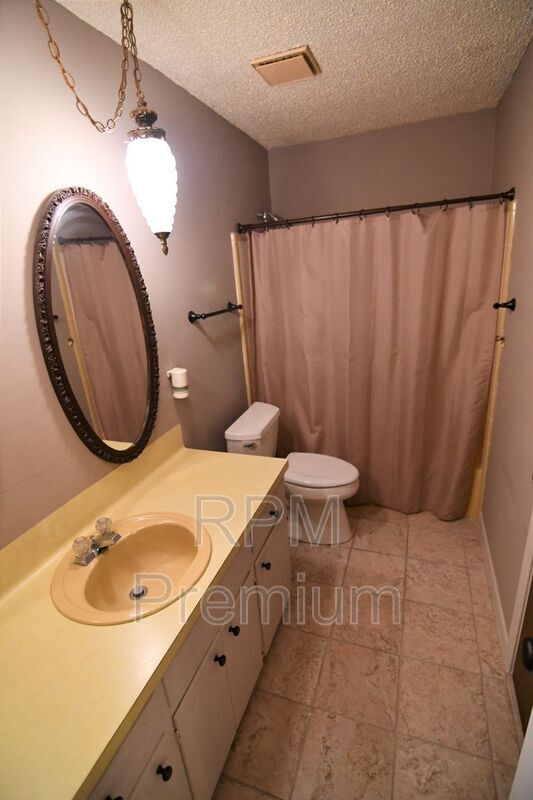 Building Photo - 7720 Kings Hill Ave