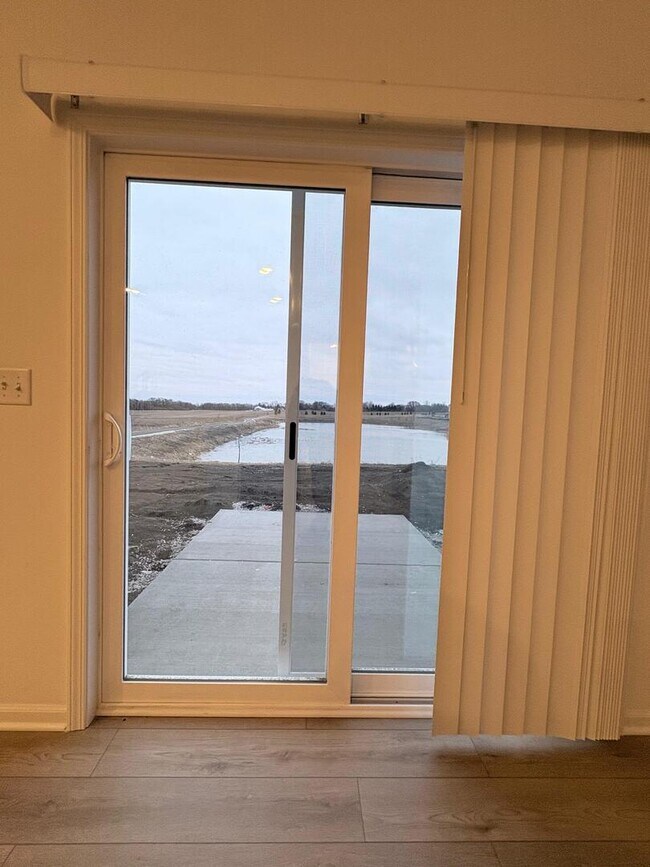 Building Photo - 460 Hathaway Ln