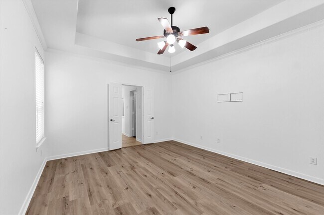Building Photo - 14823 Yellow Begonia Dr