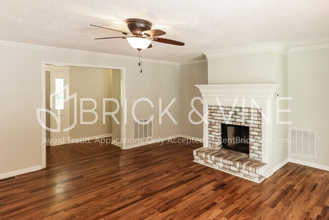 Building Photo - 6425 Woodberry Ln