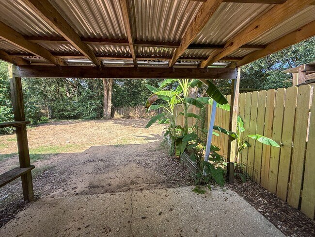 Building Photo - 1035 Peakview Dr