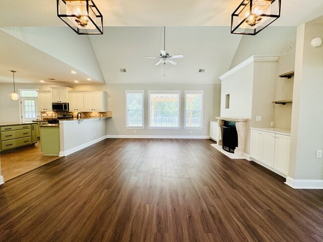 Building Photo - 3571 Brampton Dr