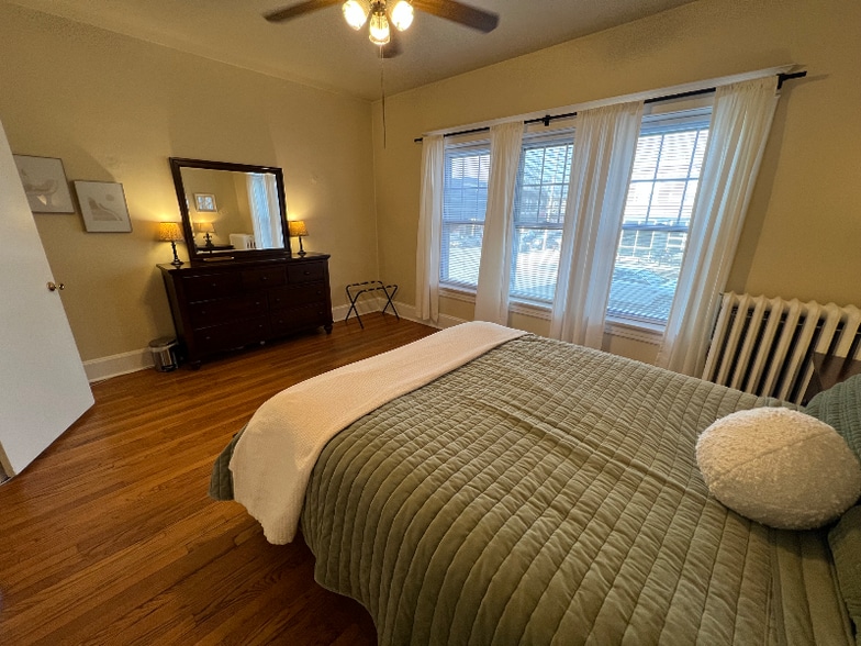 Building Photo - 5354 Murdoch Ave