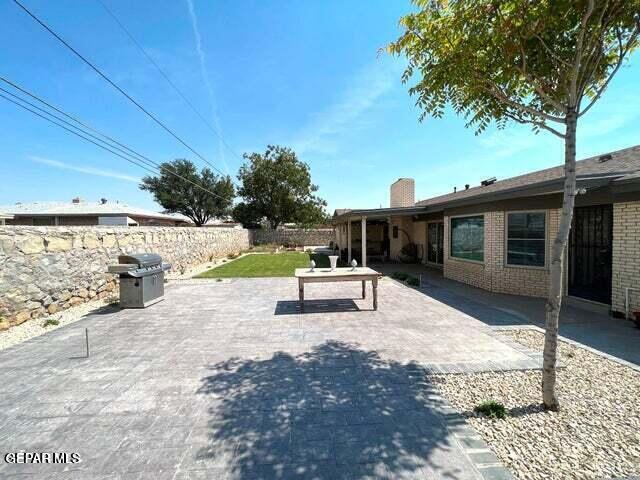 Building Photo - 9005 Shaver Dr
