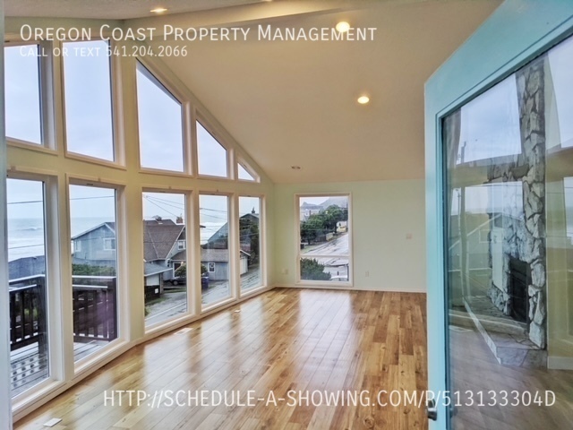 Building Photo - Outstanding 4 Bedroom House Lincoln City