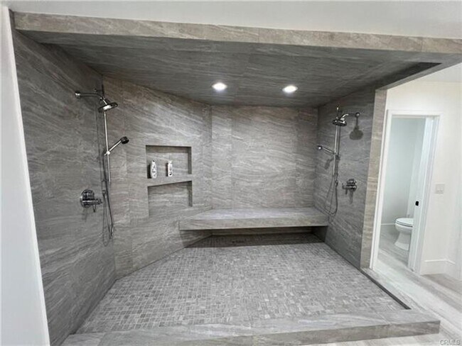 Building Photo - Stunning Lakefront Retreat in Gated Canyon...