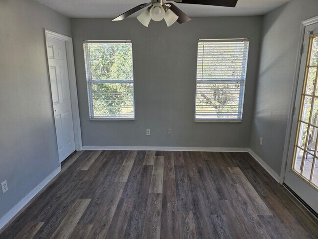 Building Photo - 1100 S Beach Cir