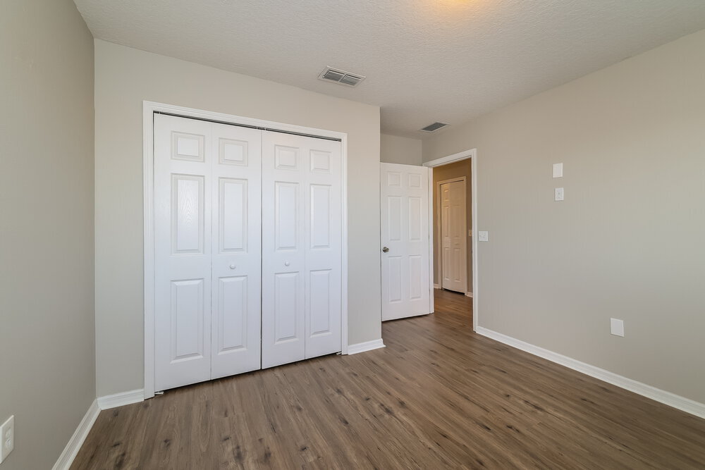 Building Photo - 349 Aldershot Ct