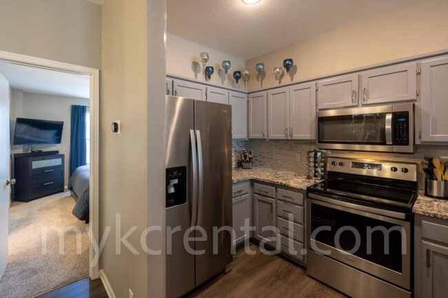 Building Photo - 1201 N Mart-way Dr