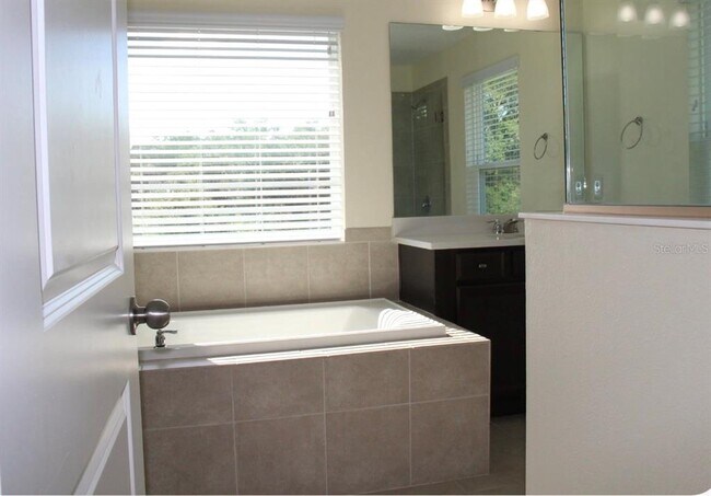 Building Photo - 6206 Scarlet Darter Wy
