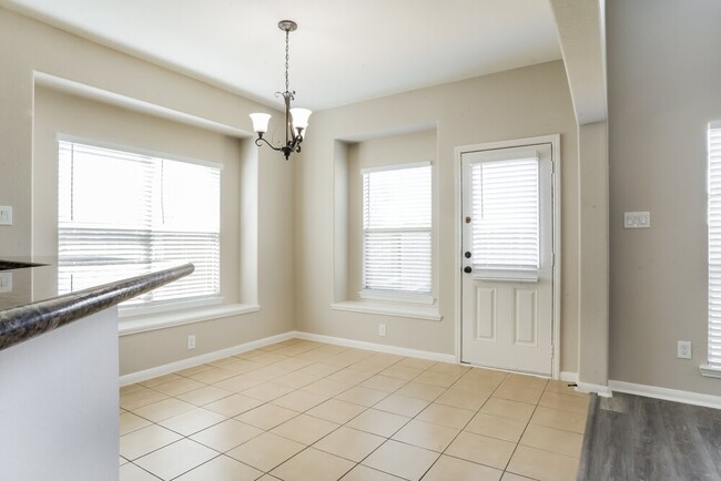 Building Photo - 8343 Broadleaf Ave