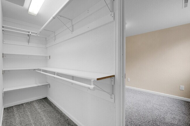 Building Photo - $1,795.95 - 2 Bed, 1 Bath Duplex Unit in Littleton with Fenced in yard, and In Unit Laundry!