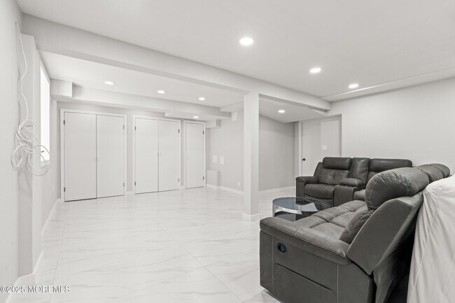 Building Photo - 24 Valley Forge Rd