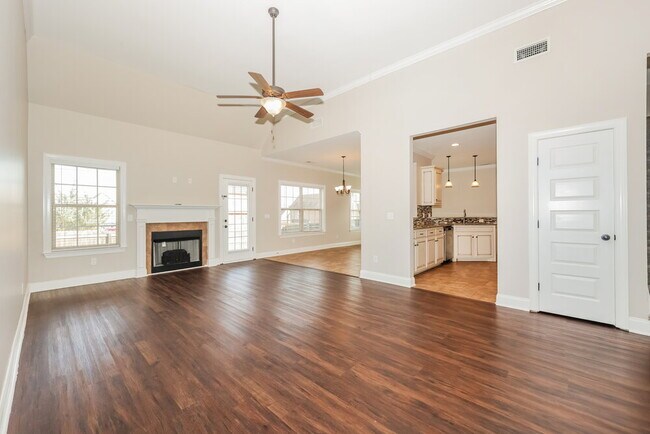 Building Photo - 1703 Drayton Dr