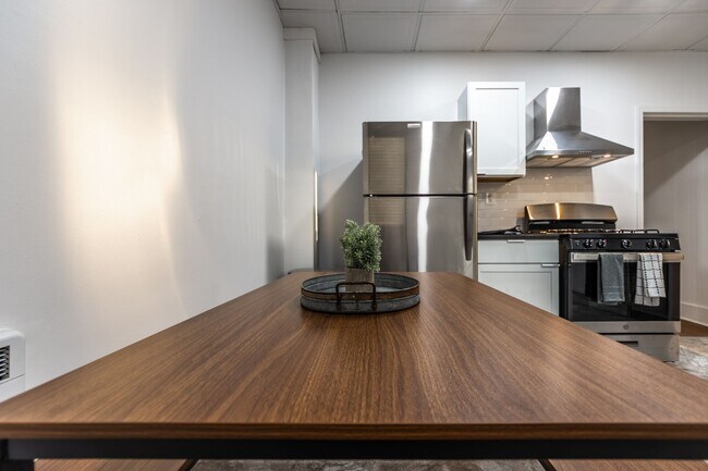 Building Photo - 519 N Euclid Ave