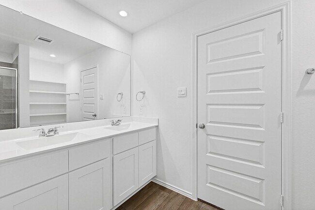 Building Photo - 31230 Yatesbury Ln