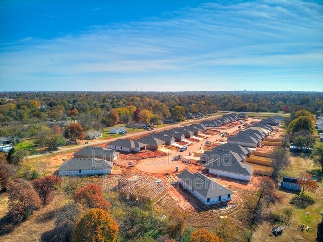Building Photo - 135 St Charles Way