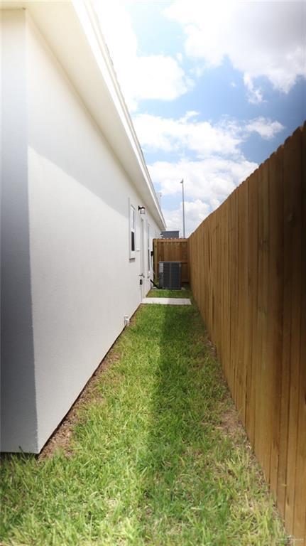 Building Photo - 116 W Campeche Ave