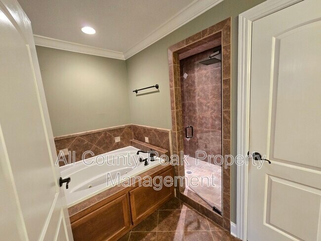 Building Photo - 216 Shady Ridge Ln