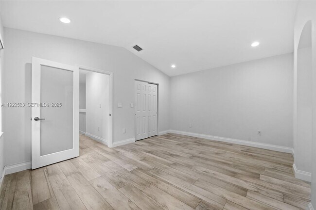 Building Photo - 1240 Weeping Willow Way