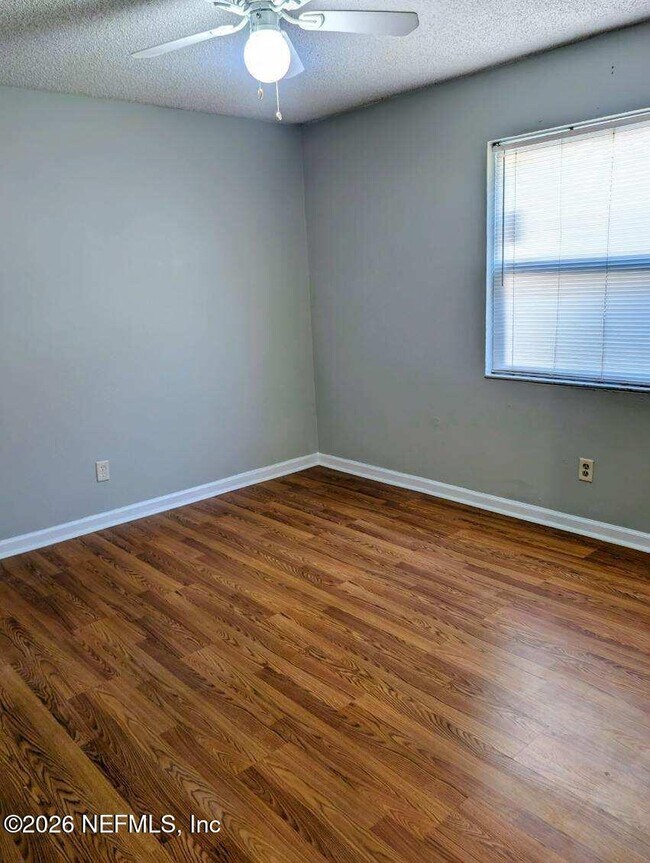 Building Photo - 408 13th Ave N