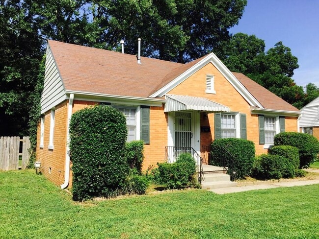 Building Photo - 3 bedroom 1 bathroom i near University of ...