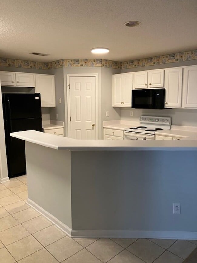 Building Photo - 5002 Hunters Trail