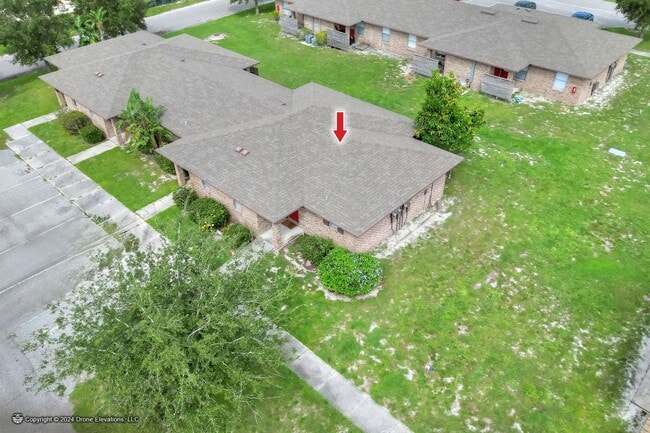 Building Photo - ***Cozy 1 Bedroom Apartment in Eagle Lake