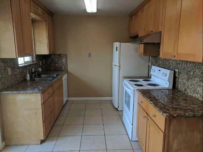 Primary Photo - 43187 Gallegos Ave