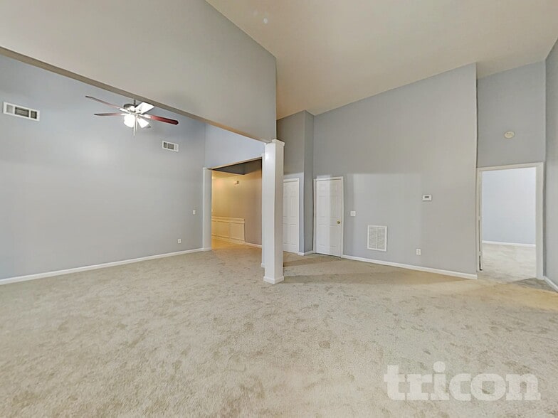 Building Photo - 161 Kentwood Springs Dr