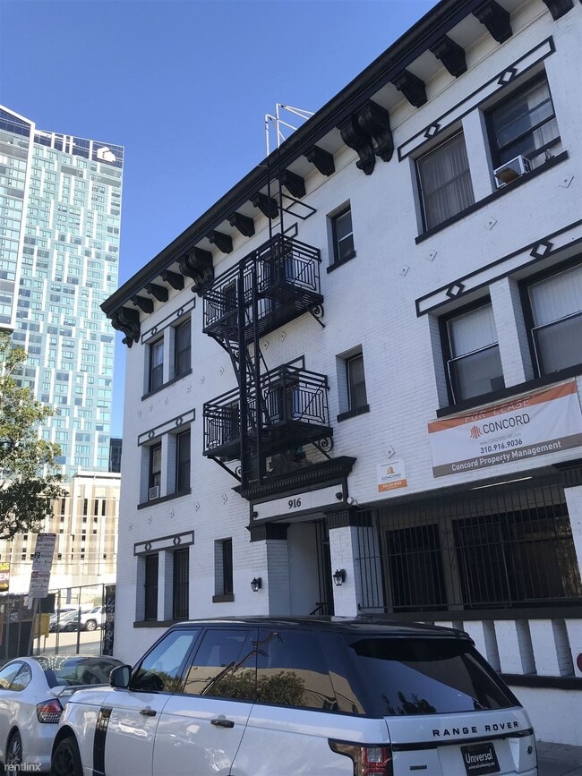 Building Photo - 916 Georgia St