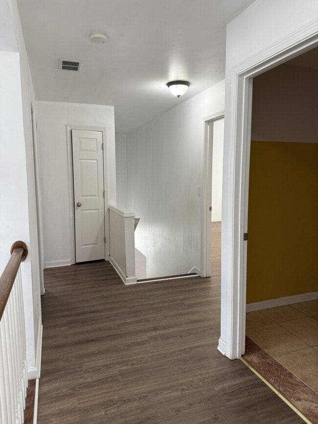 Building Photo - 425 Friars Head Dr NE
