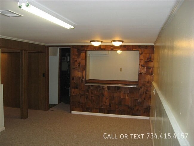 Building Photo - 2863 Marshall St